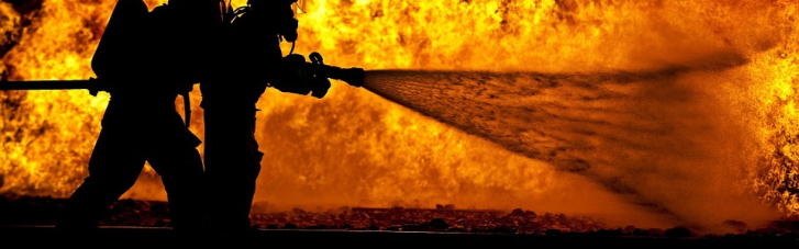 Вибух в будинку на Київщині: пожежу загасили, кількість жертв може зрости (ФОТО)