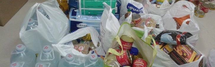 Продукты, аптечки и амуниция: как в Хмельницком помогают армии и беженцам