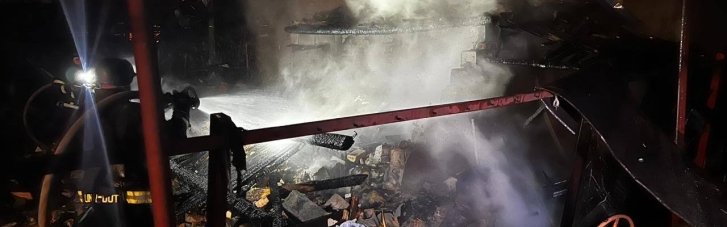 Россия ударила "шахедами" по Запорожью: ранены две женщины, вспыхнул пожар (ФОТО)