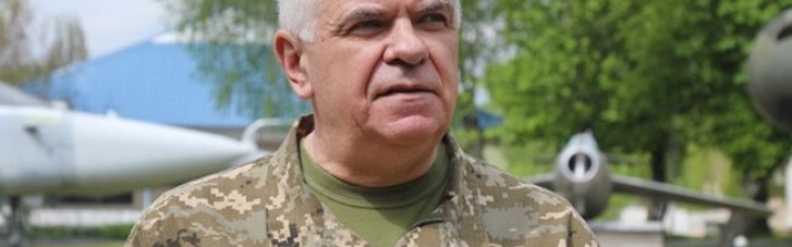 Незаконное увольнение: экс-командующий Воздушных сил подал в суд на Зеленского