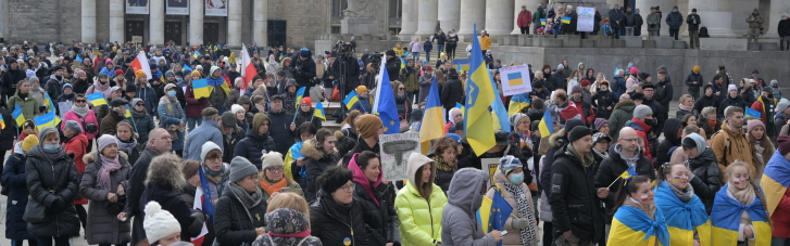 Війна з Росією: мешканці Варшави масово вийшли на підтримку України (ФОТОРЕПОРТАЖ)