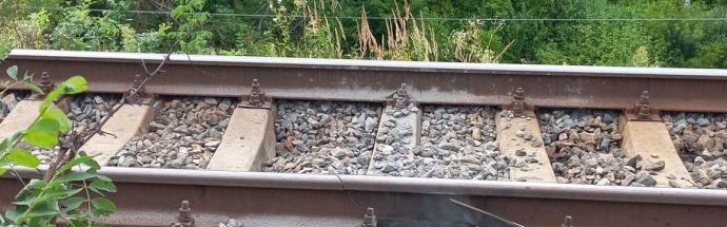 СМИ сообщили о повреждении железной дороги в Курской области России