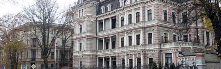Посольство Росії у Латвії відмовляється "переїзжати" на вулицю Незалежності України