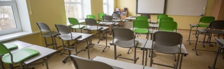 Школы в Одессе временно изменяют форму обучения из-за непогоды