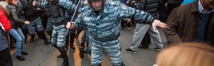 Начало конца режима. Как "Беркут" зачищал Майдан для йолки (ФОТО)