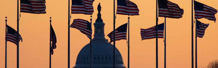 Сенат Конгресса США одобрил повышение максимума госдолга страны до $31,4 трлн