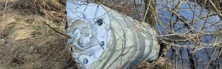 На Киевщине обломки сбитых ракет упали на территории двух микрорайонов
