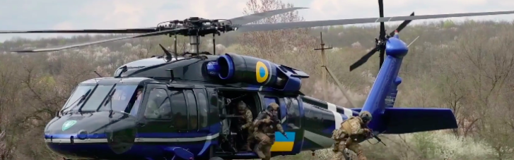 Черный ястреб: Украинские пилоты освоили американский вертолет (ВИДЕО)
