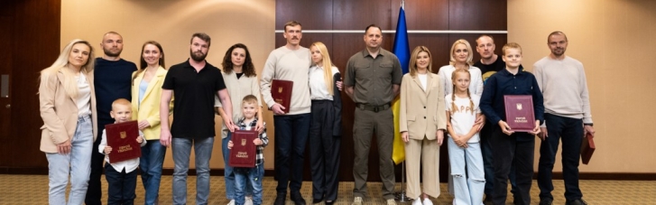 Командиры "Азова" встретились со своими семьями в Турции