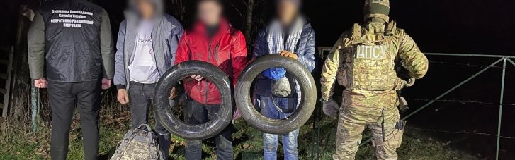 Прямували до Румунії: прикордонники затримали чоловіків, які збиралися переплисти Тису на шинах