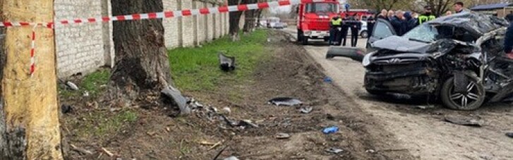 У Ростовській області оголошено жалобу за загиблими в п'яному ДТП підлітками (ФОТО)