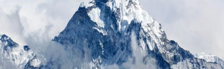 На Эвересте впервые в этом сезоне погибли альпинисты