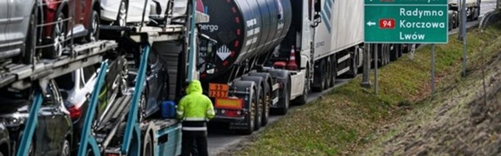 Блокування польського кордону: кількість вантажівок продовжує збільшуватися
