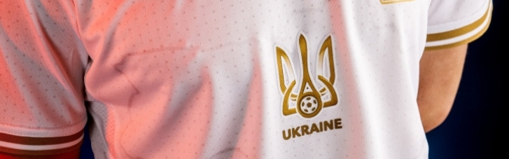 Еще одни дипломаты в Киеве надели форму сборной Украины по футболу (ФОТО)