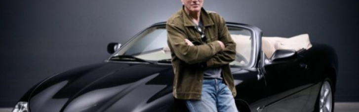 Річард Гір виставив на аукціон кабріолет Jaguar, аби допомогти українцям