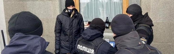 В Киеве задержали львовянина, бросившего молоток в окно Верховной Рады