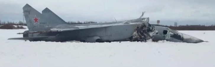 Будни агрессора: российский истребитель МиГ-31 развалился прямо на взлетно-посадочной полосе (ФОТО)