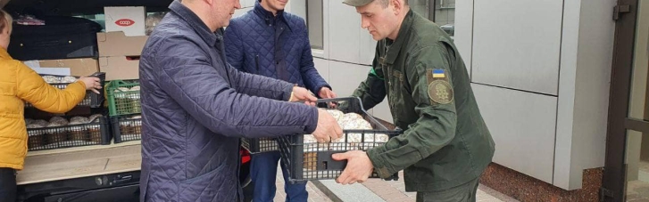 Волонтеры штаба "Украинская команда" привезли продукты питания и вещи жителям Макарова, Бучи, Бородянки и окрестных сел, - Палатный