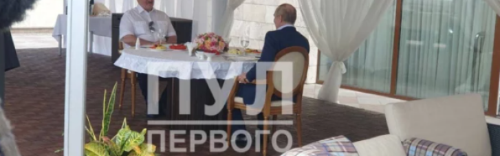 Лукашенко прилетел в Россию говорить с Путиным о "ядерке" в Беларуси (ФОТО)