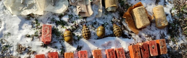 СБУ нашла вблизи военного объекта на Херсонщине тайник со взрывчаткой