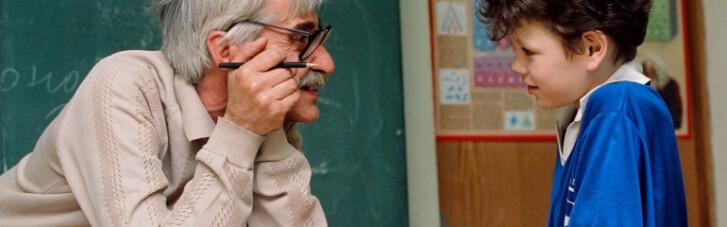 Вчителів на пенсію. Чим загрожує новий закон про середню освіту