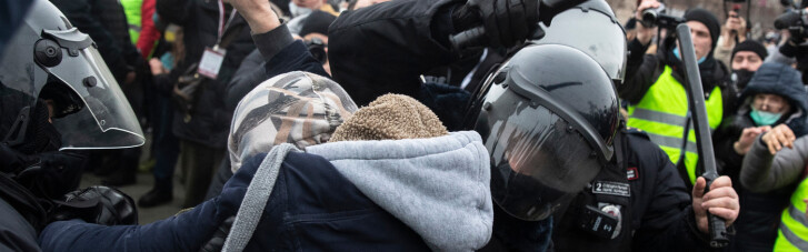 Протесты в России: по всей стране более 3 тысяч задержанных