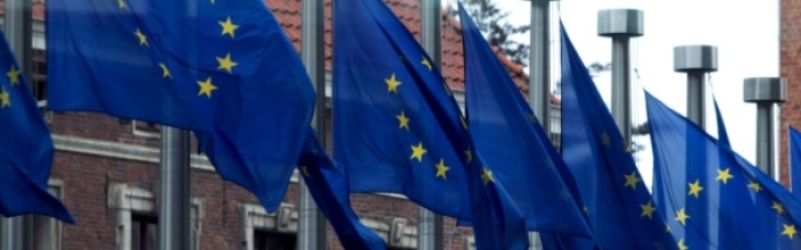 Евросоюз собирается усложнить оформление виз для россиян, – FT