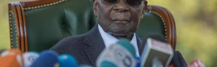 Помер Роберт Мугабе. З ним пішла епоха чорного расизму, обіцяв світле майбутнє