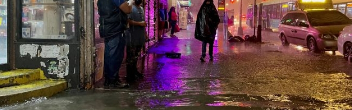 Катастрофа в Нью-Йорке: наводнение унесло восемь жизней, тысячи людей без электричества (ВИДЕО)