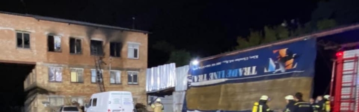 В результате пожара в хостеле Киева погиб человек