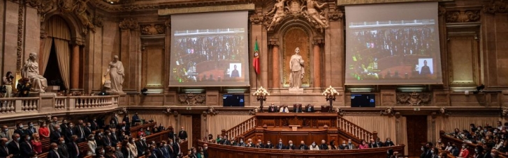 Соціалісти порізали соціалку. Навіщо в Португалії розпустили парламент