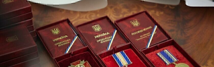 Зеленский наградил еще 292 защитника Украины, большинство из них – посмертно