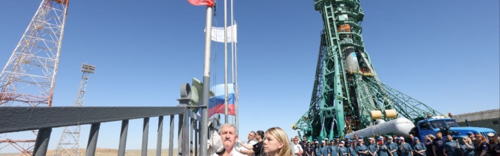 На Байконурі "діти Донбасу" відправляють у космос російську ракету із прапорами "ЛДНР" (ВІДЕО)