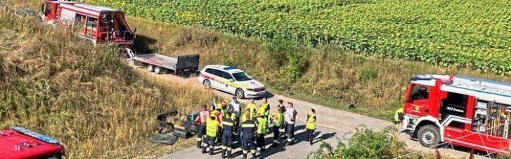 В Австрии микроавтобус с украинцами попал в ДТП: Погибли бабушка с дедушкой и двое их внуков