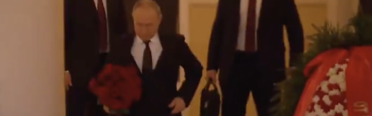 Охоронця Путіна, який носив ядерну валізку, знайшли з простреленою головою