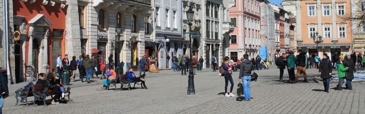 Мэр Львова назвал количество переселенцев в городе: официально зарегистрировались две трети