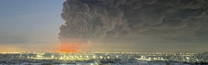 Масштабный пожар в Санкт-Петербурге: огонь охватил площадь 70 тыс. кв. м (ФОТО)