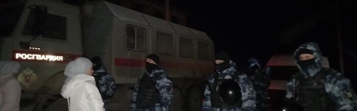 Російські окупанти вночі влаштували масштабні обшуки у кримських татар (ВІДЕО)