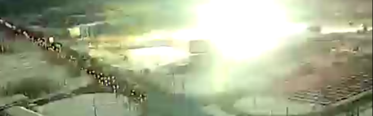 Под Москвой – взрыв на электроподстанции: опубликовано эффектное видео