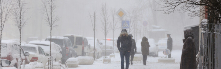 В Киеве из-за снега уже произошло более 50 аварий