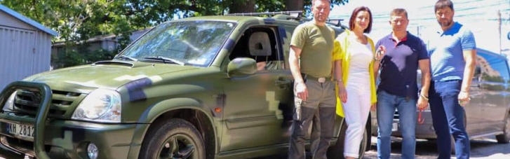 "Украинская команда" отправила воинам на передовую автомобили, бронежилеты и маскировочные сетки, - Палатный