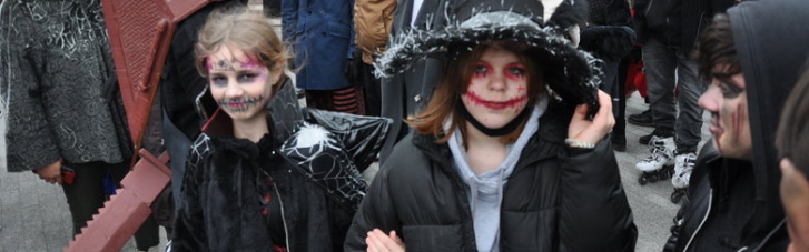 Хэллоуин по-киевски: в центре столицы прошел парад зомби (ФОТО, ВИДЕО)