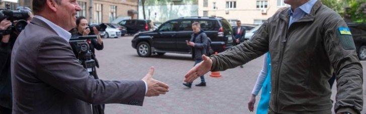 Віталій Кличко зустрівся з мером Брюсселя: Бельгійська столиця передала Києву "швидкі" та іншу допомогу