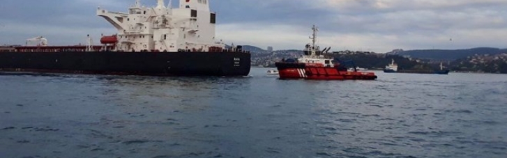 Нефтяной танкер на несколько часов заблокировал движение через Босфор