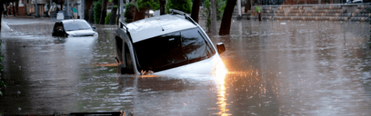 Число жертв наводнения в Турции возросло до 38 человек
