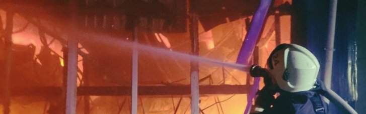 Ночная атака дронов: на Николаевщине повреждены склады и магазин, ранен охранник (ФОТО)