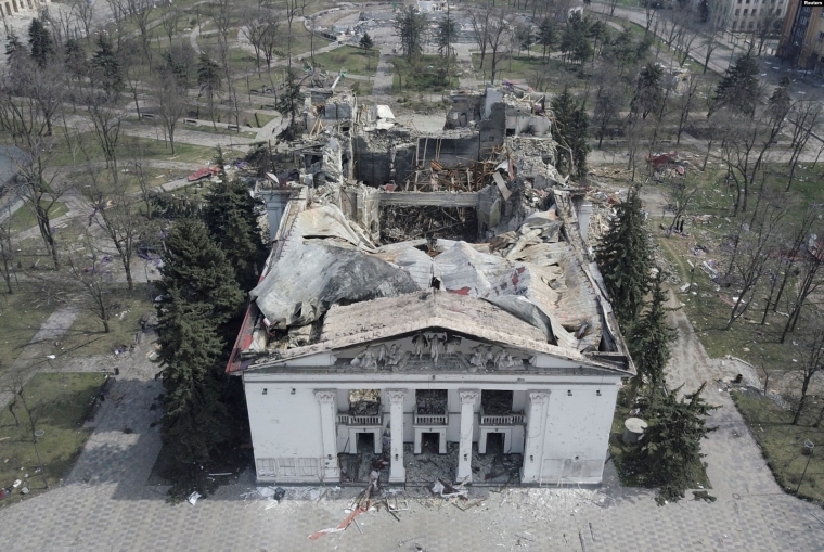 Руины Мариупольского драмтеатра 10 апреля 2022 года