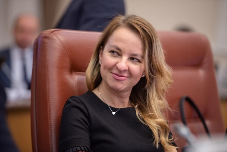 Юлия Соколовская во время заседания Кабмина