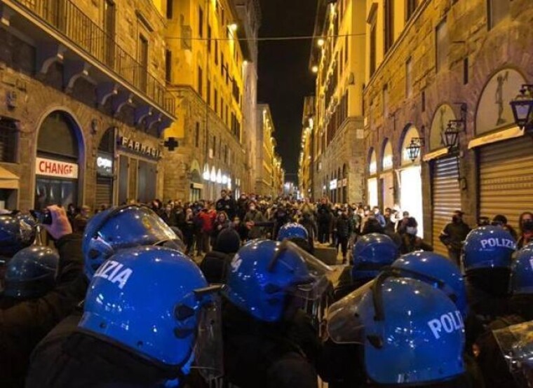 На улицах Флоренции прошли стычки протестующих с правоохранителями