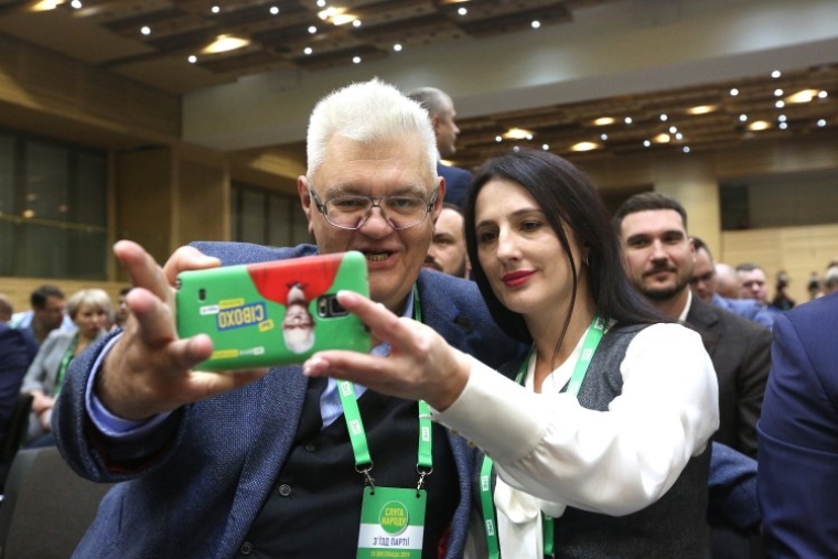 Сергей Сивохо и Ирина Борзова во время съезда партии "Слуга народа"
